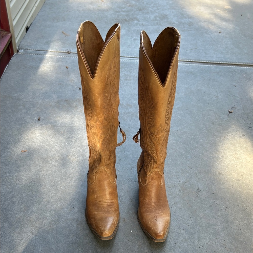 Ariat Tan Leather Heeled Boots